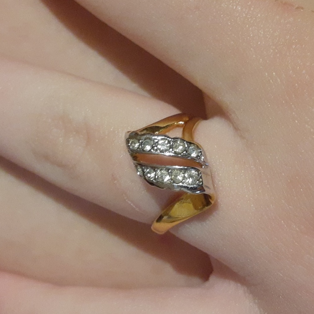 Vintage 18k HGE ring